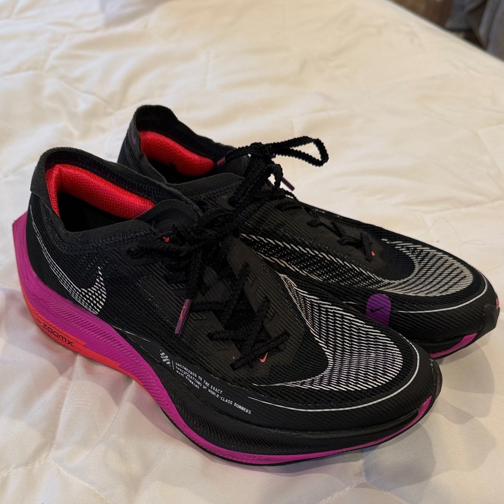 Nike zoomx Men’s 8 women’s 9.5 Black and Purple running Shoes
